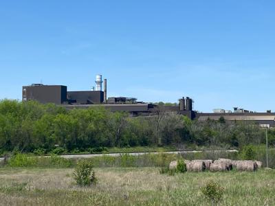 Etowah manufacturing plants cuts hundreds of jobs